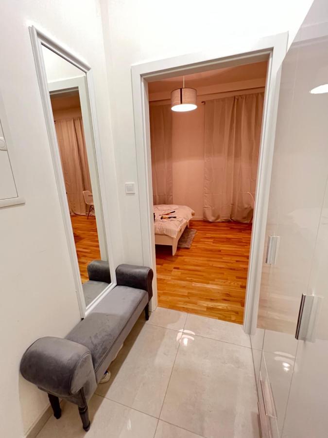 New Apartments Chain Florenc ปราก ภายนอก รูปภาพ