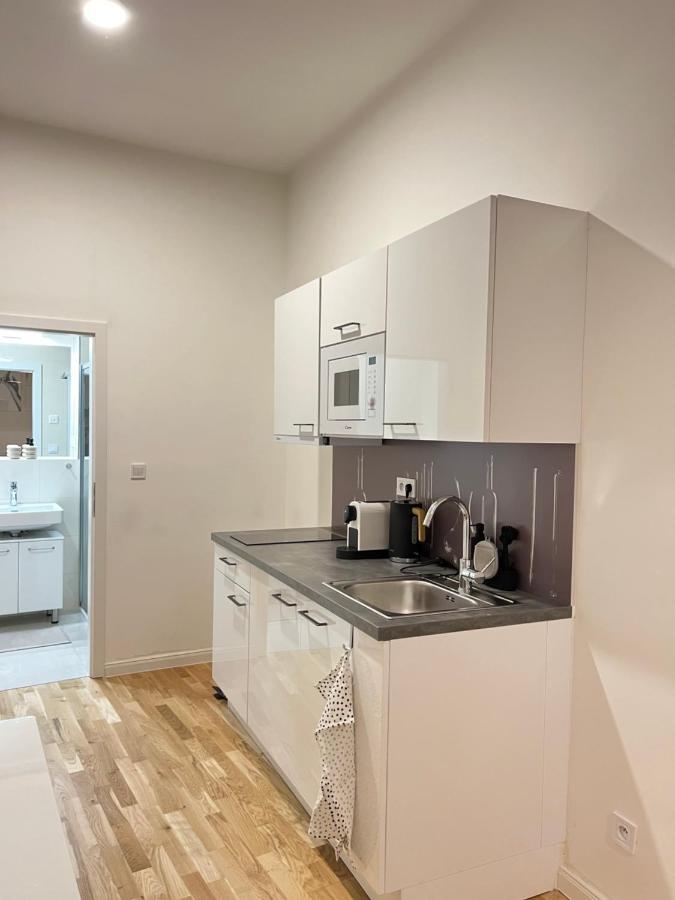 New Apartments Chain Florenc ปราก ภายนอก รูปภาพ