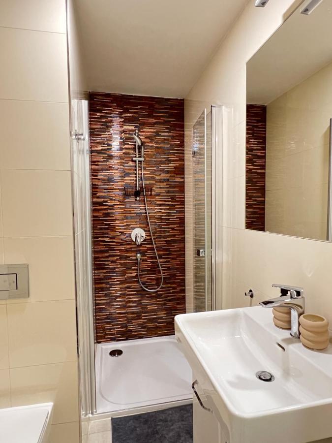 New Apartments Chain Florenc ปราก ภายนอก รูปภาพ