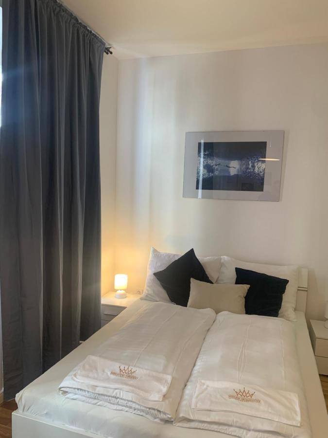 New Apartments Chain Florenc ปราก ภายนอก รูปภาพ