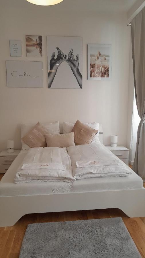 New Apartments Chain Florenc ปราก ภายนอก รูปภาพ